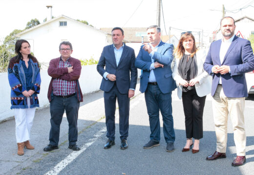 Concello e Deputación abordan as obras de renovación das redes de abastecemento de auga e saneamento da rúa Xerardo Luaces